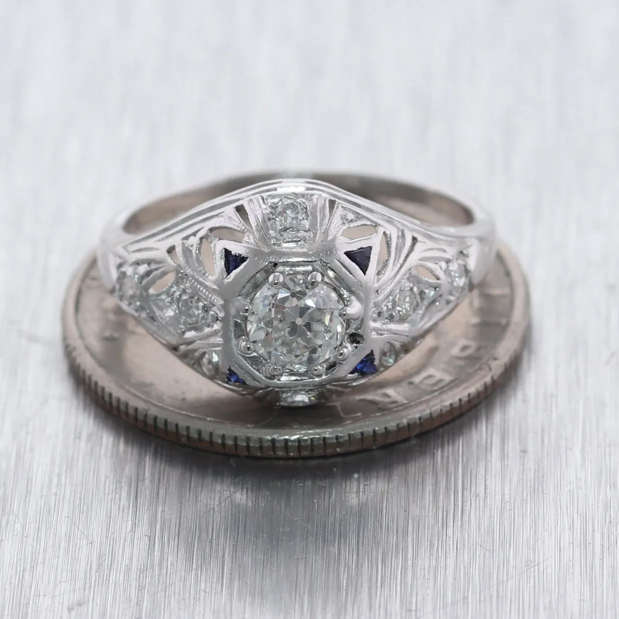 1930's Antique Art Deco Platinum 0.80ctw Diamond Ring