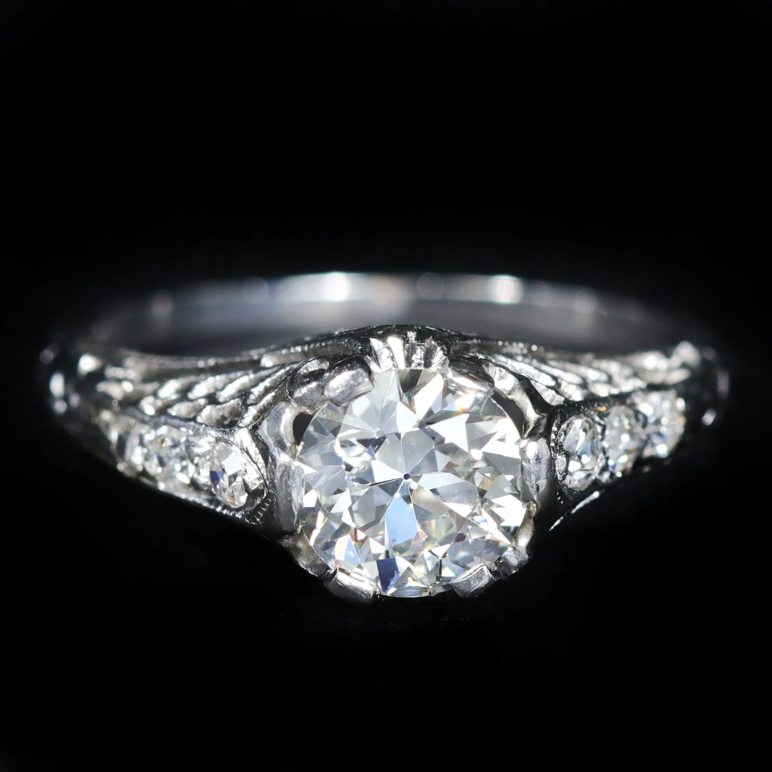 Art Deco Platinum 0.90 Carat Old European Cut Diamond Engagement Ring