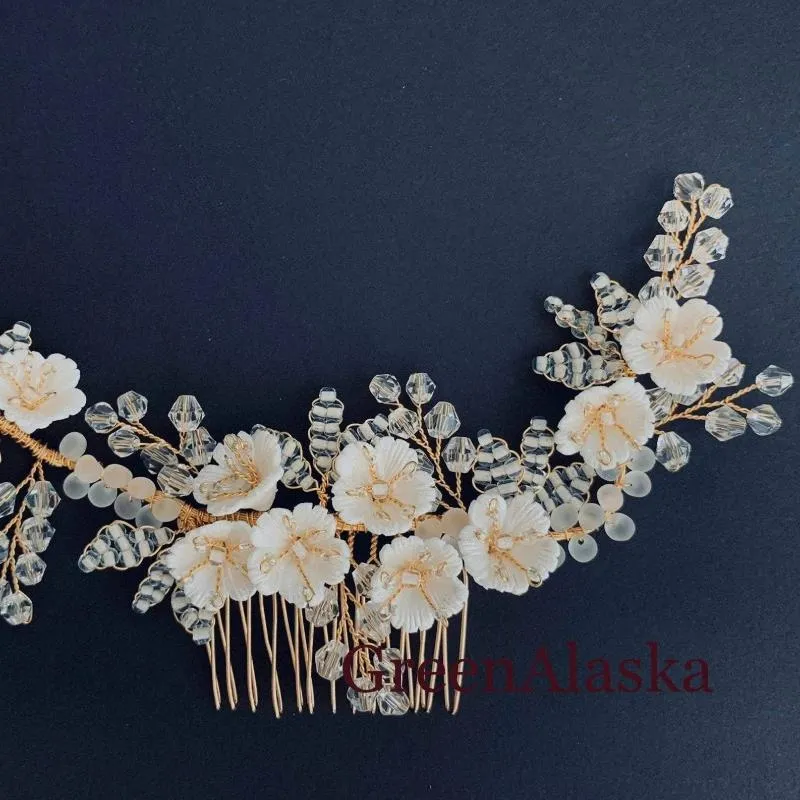 C129. clay florals boho bridal white hair comb and earrings.