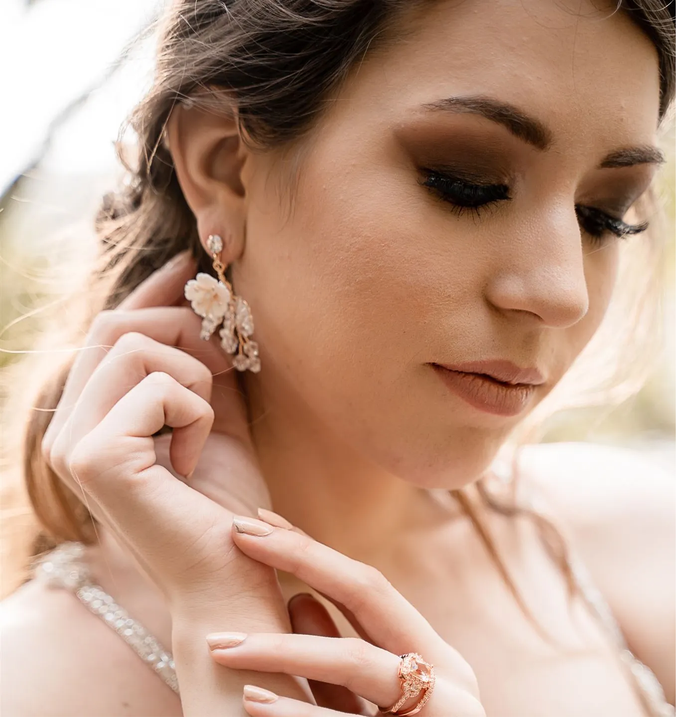 C129. clay florals boho bridal white hair comb and earrings.