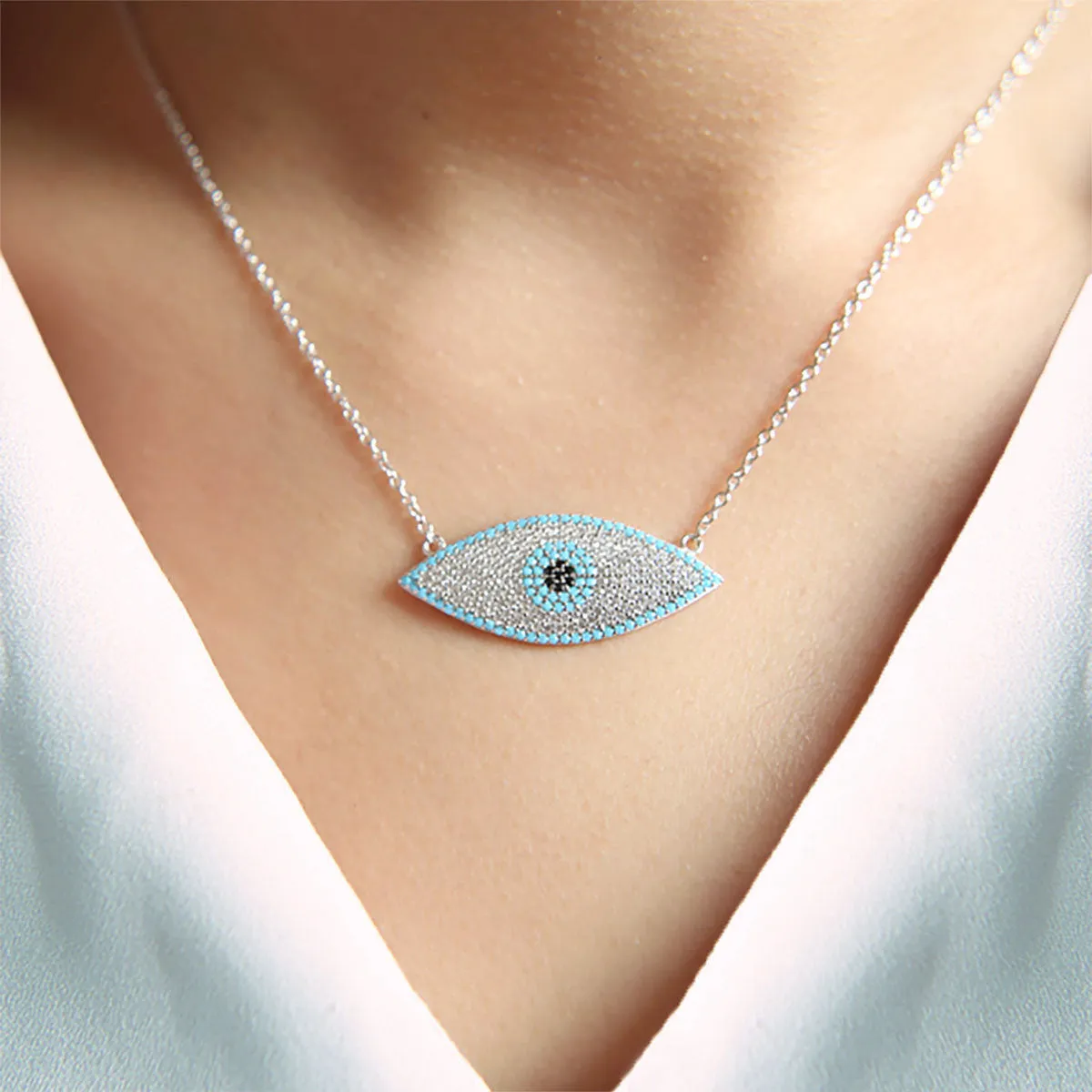 HEDIA EVIL EYE NECKLACE