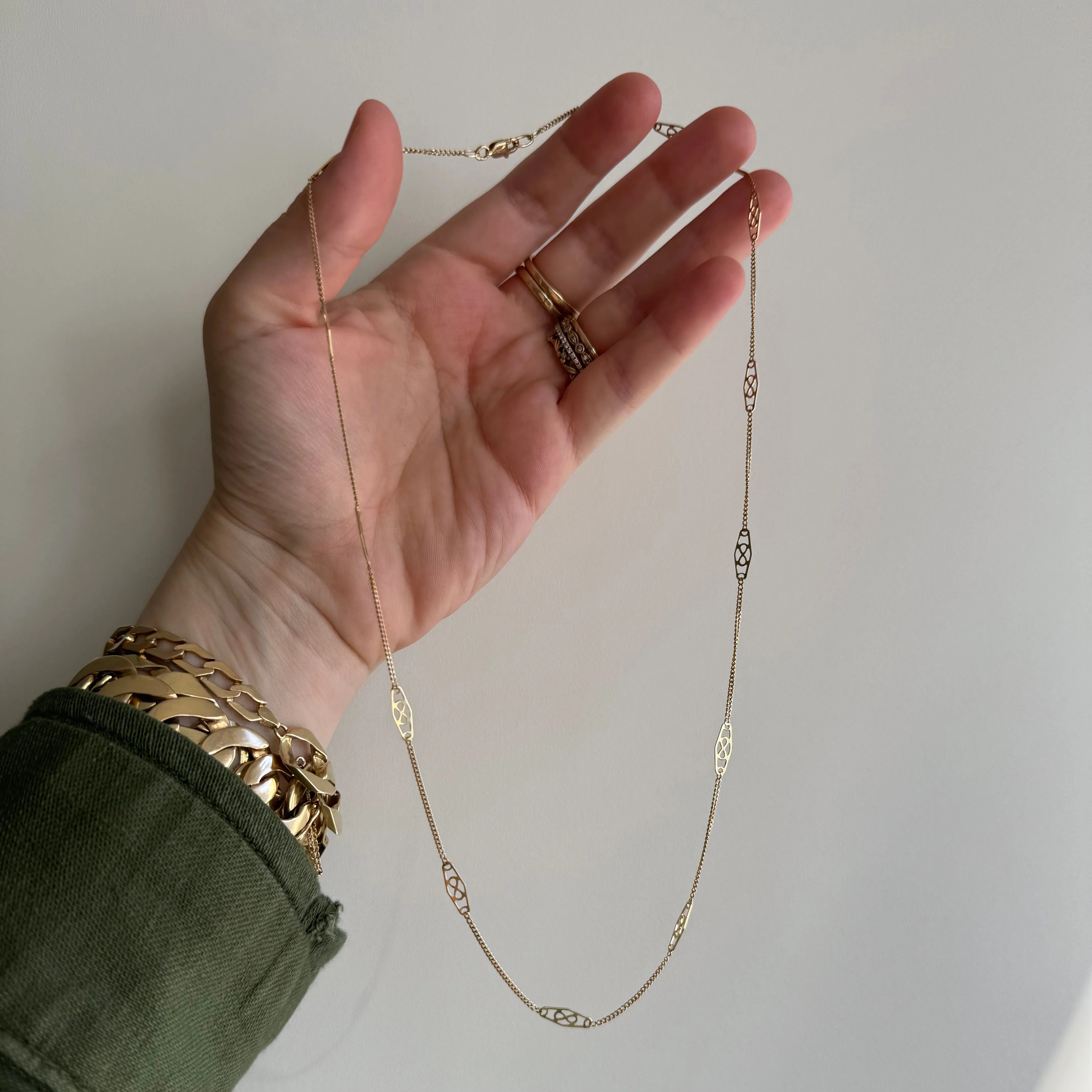 V I N T A G E // deco infinity / 14k yellow gold filigree and curb station chain necklace / just shy of 19.5", 3g