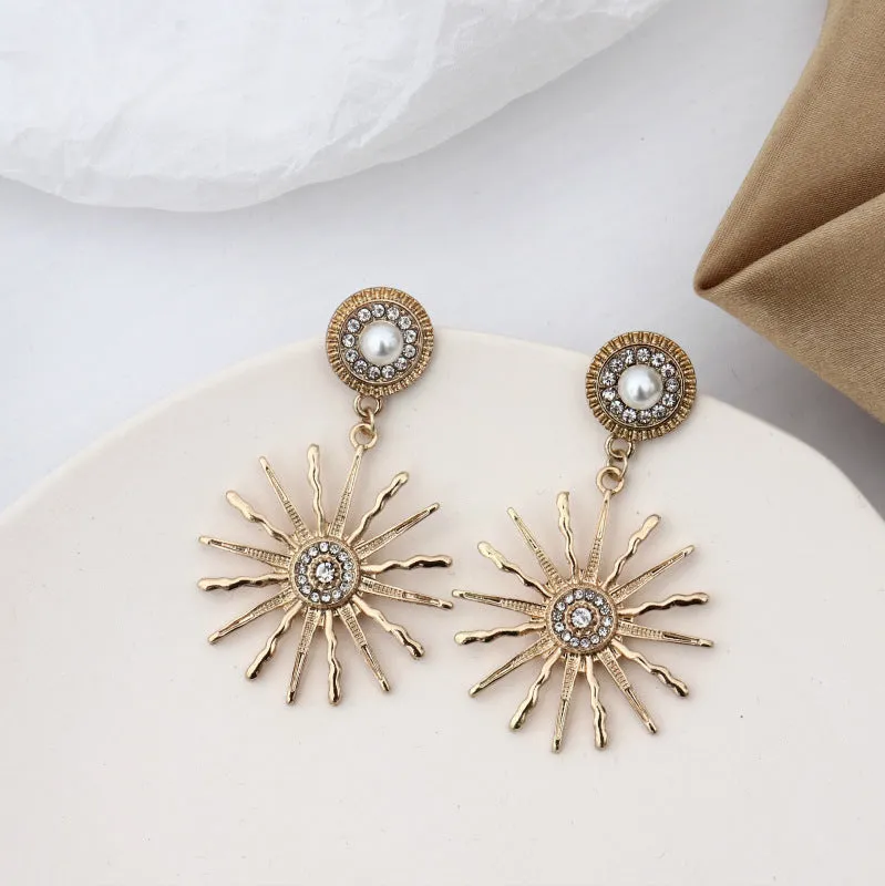 Vintage Metal Pearl Stud Earrings Temperament French Diamond